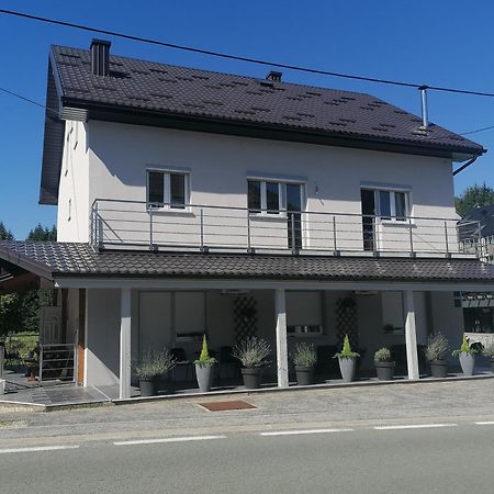 Guest House Mylan Licko Petrovo Selo Buitenkant foto