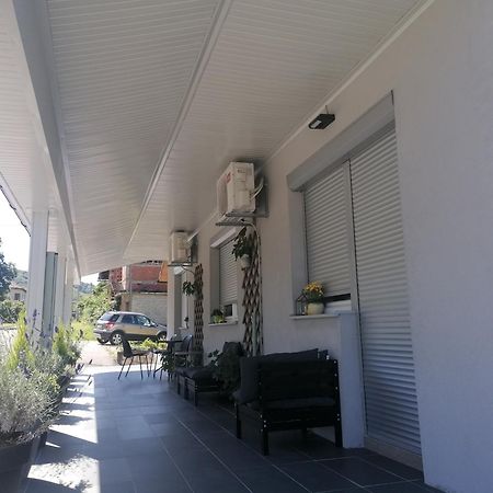 Guest House Mylan Licko Petrovo Selo Buitenkant foto