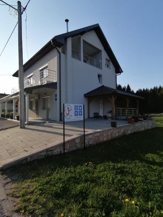 Guest House Mylan Licko Petrovo Selo Buitenkant foto
