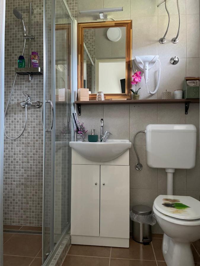 Guest House Mylan Licko Petrovo Selo Buitenkant foto